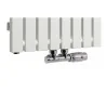 Zawór termostatyczny Multiflow chrom, figura kątowa prawa podłączony do grzejnika dekoracyjnego Advantage 180x39 w kolorze biały