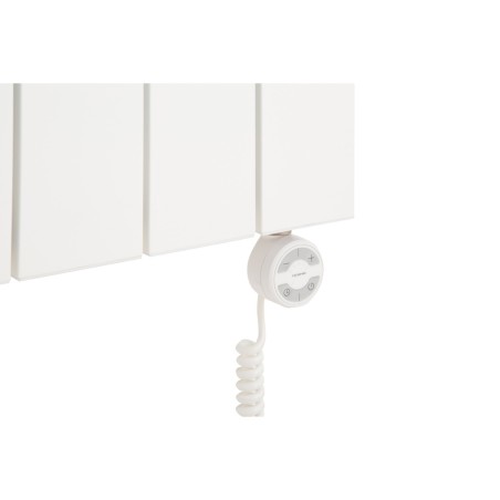 Grzałka elektryczna MOA 600W biała, podłączona do grzejnika dekoracyjnego Drama 180x37 białego.