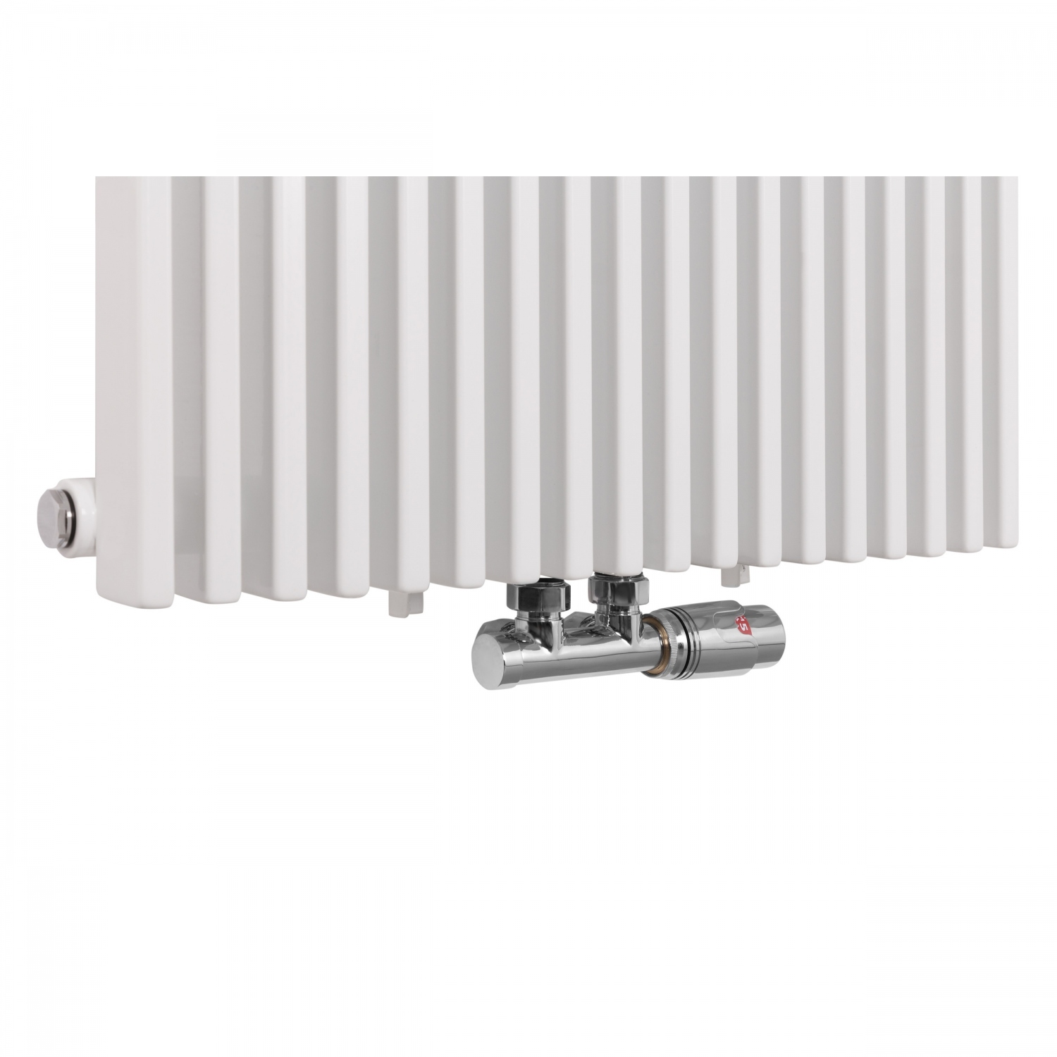 Zawór termostatyczny zespolony Multiflow w kolorze chrom, w figurze kątowej prawej, dopasowany do grzejnika dekoracyjnego pionowego Highliner 1 białego, o wymiarach 180x54. Zawór termostatyczny zespolony Multiflow w kolorze chrom, w figurze kątowej prawej, dopasowany do grzejnika dekoracyjnego pionowego Highliner 1 białego, o wymiarach 180x54.
