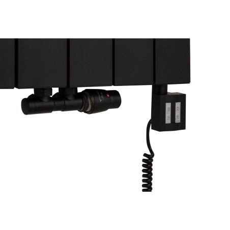 Zawór termostatyczny zespolony Multiflow w figurze kątowej prawej, w kolorze czarnym oraz grzałka elektryczna KTX4 1000W w kolorze czarnym podłączone do grzejnika dekoracyjnego Drama 180x56 czarnego. 
